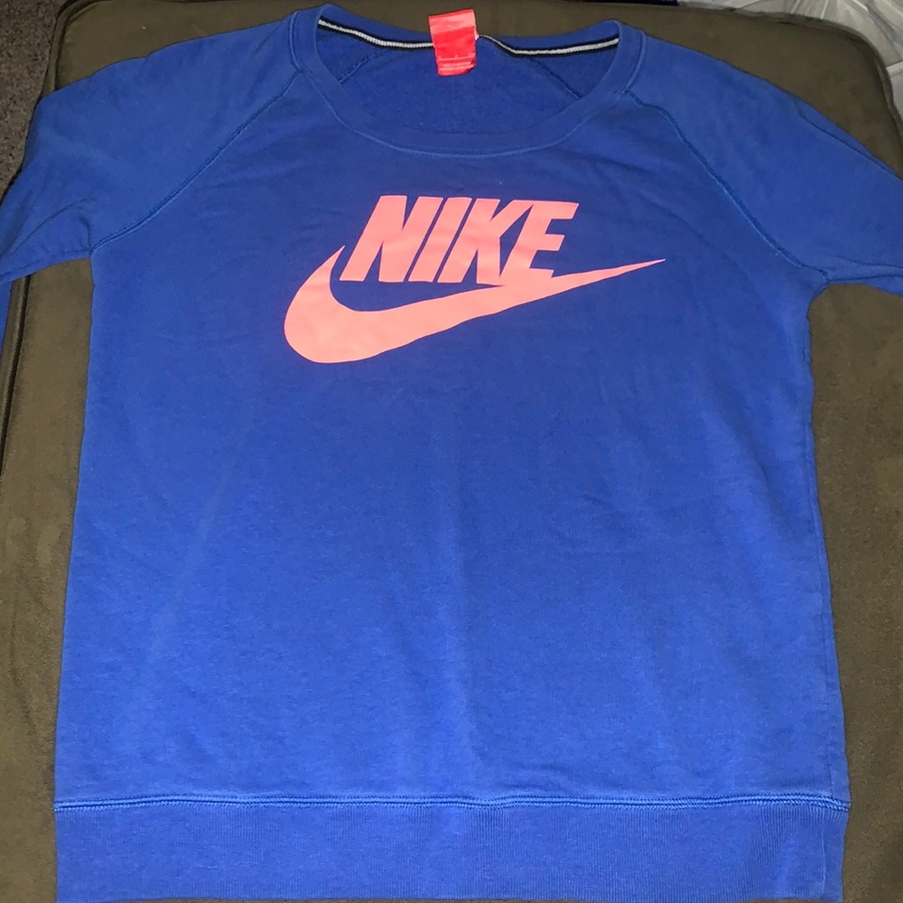 nike sweatshirt
